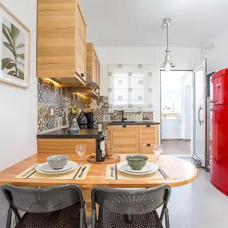 Euphoria Luxury ファリラキ